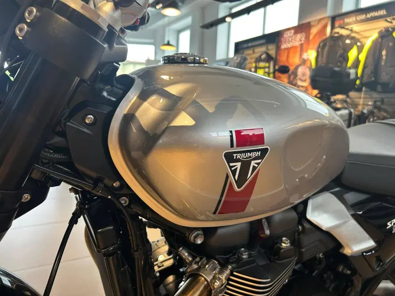 Triumph Speed Twin 900 (2025 - 26) (5)