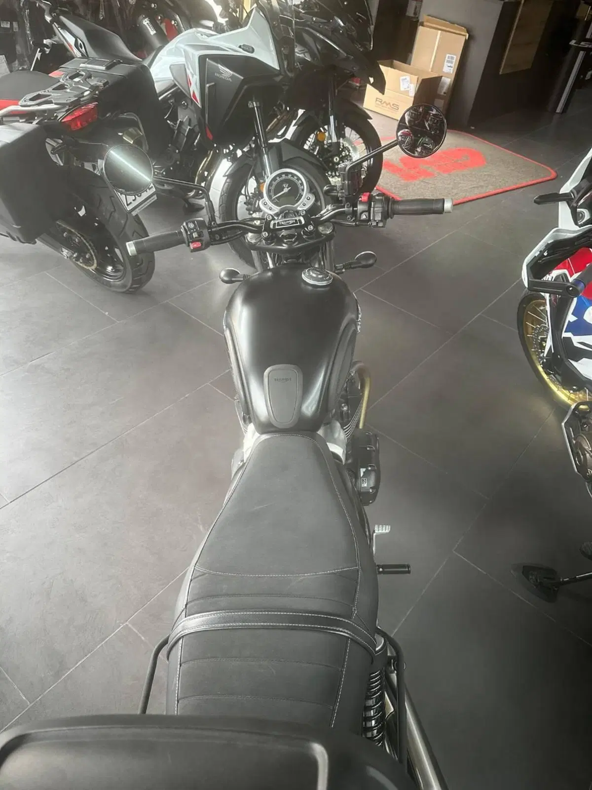 Triumph Street Twin 900 (2017 - 18) (10)