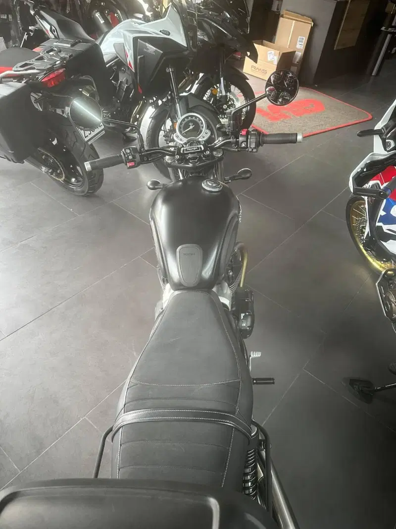 Triumph Street Twin 900 (2017 - 18) (10)