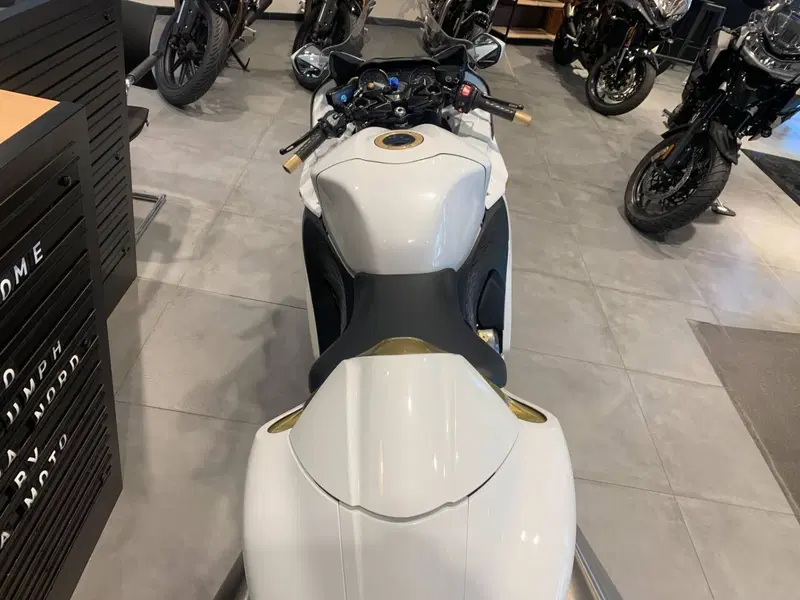 Suzuki GSX 1300 R Hayabusa (2021 - 24) (6)