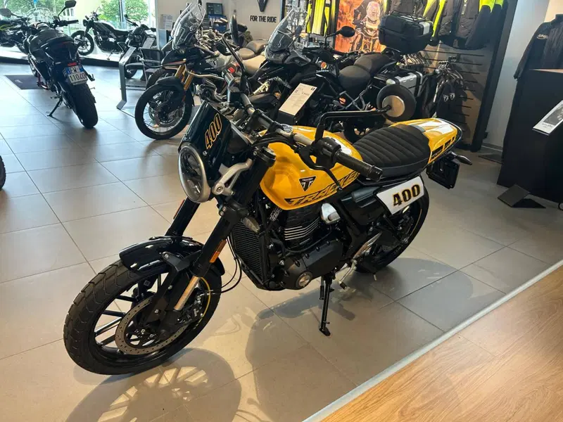 Triumph Tracker 400 (2026) (4)