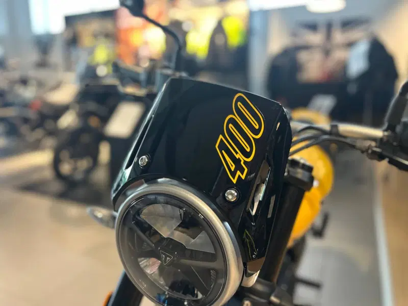 Triumph Tracker 400 (2026) (6)