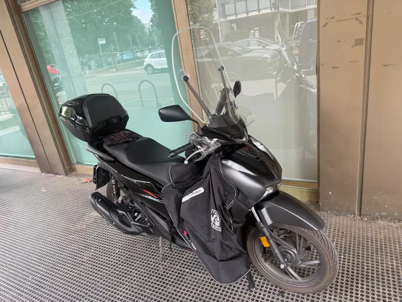 Honda SH 125i Sport (2024 - 25) (2)