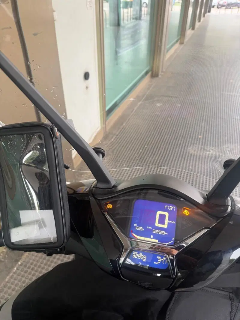 Honda SH 125i Sport (2024 - 25) (4)