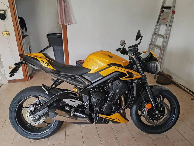 Triumph Street Triple 765 RS (2023 - 26) (4)