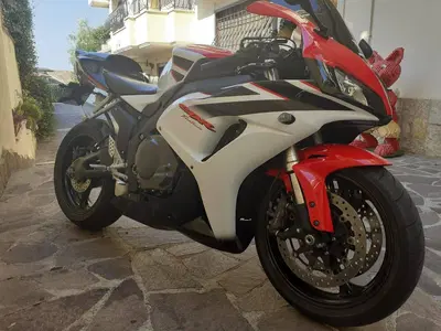 Honda CBR 1000 RR Fireblade (2006 - 07) usata