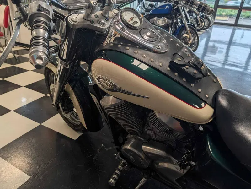 Honda VT 750 C Shadow Monotone (1997 - 01) (8)