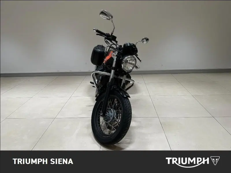 Moto Guzzi V7 II Special (2015 - 17) (2)
