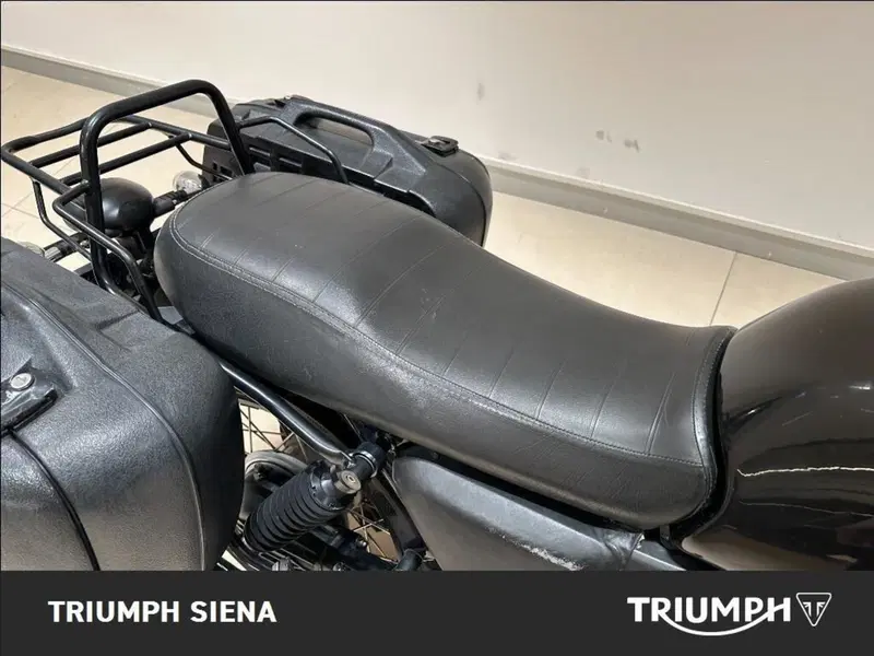 Moto Guzzi V7 II Special (2015 - 17) (6)