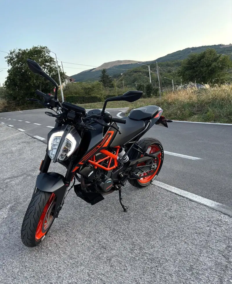 KTM 125 Duke (2021 - 23) (2)