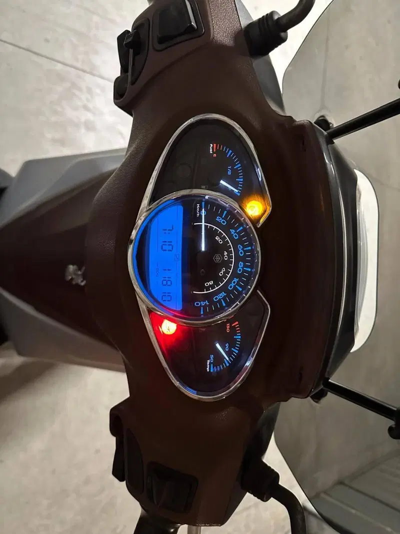 Piaggio Medley 125 ABS (2016 - 19) (6)