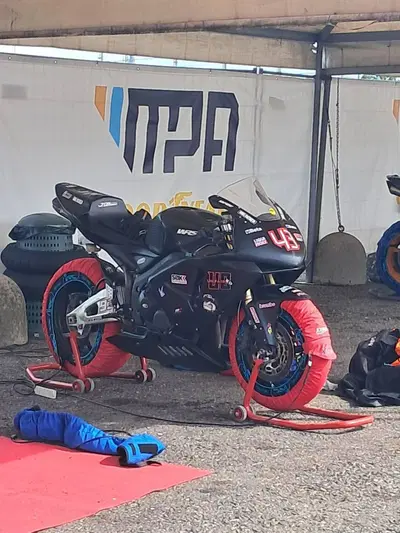 Honda CBR 600 RR (2005 - 06) usata