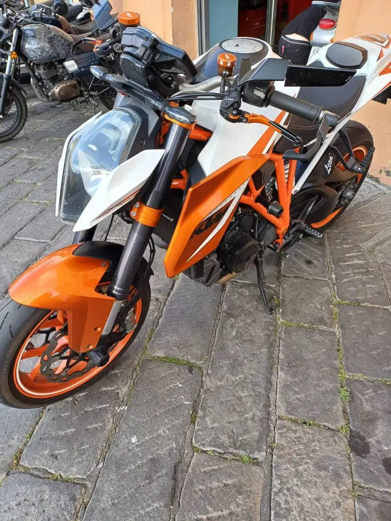 KTM 1290 Super Duke R SE ABS (2016) (2)