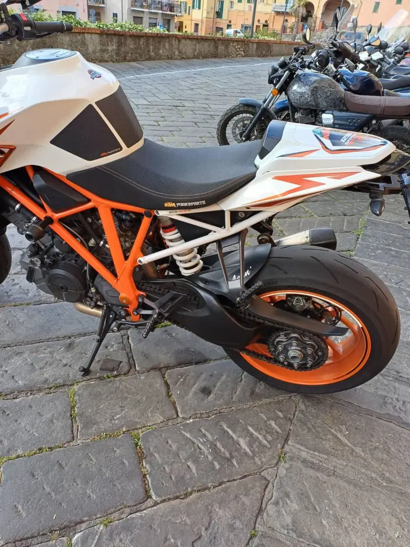 KTM 1290 Super Duke R SE ABS (2016) (3)