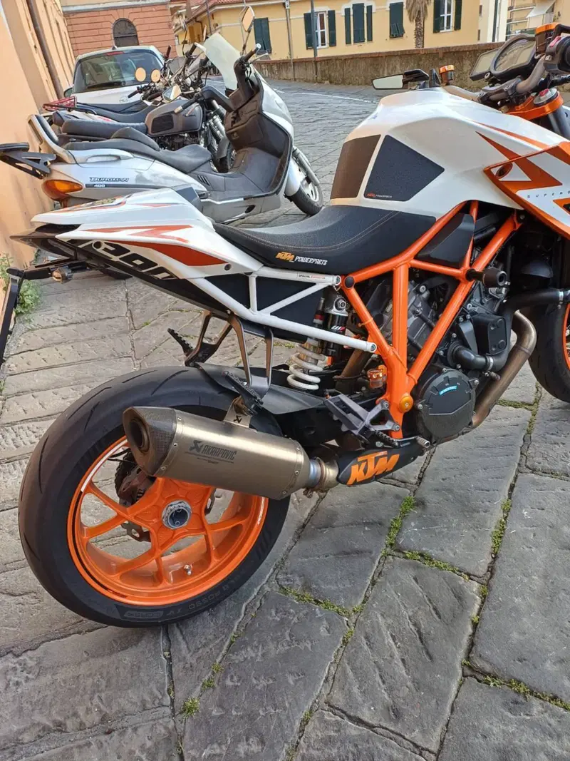KTM 1290 Super Duke R SE ABS (2016) (4)