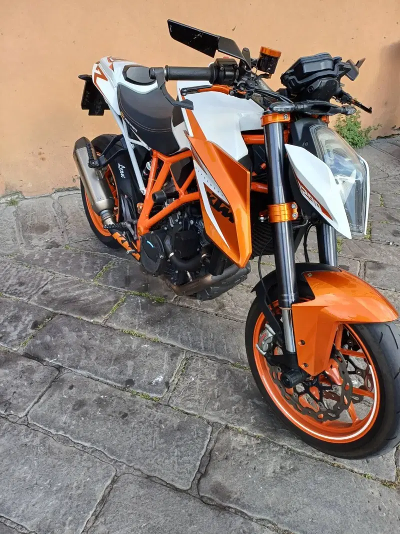 KTM 1290 Super Duke R SE ABS (2016) (6)