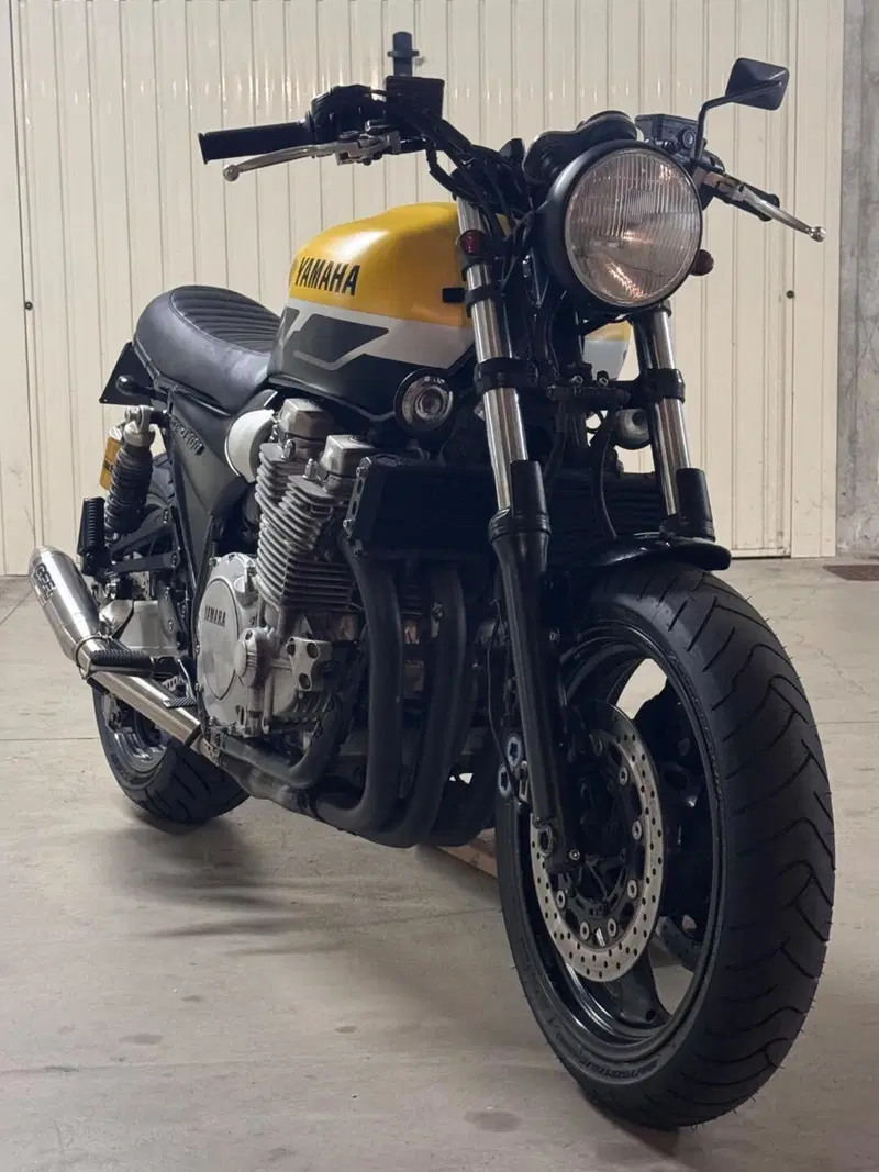 Yamaha XJR 1300 SP (1999 - 04) (2)