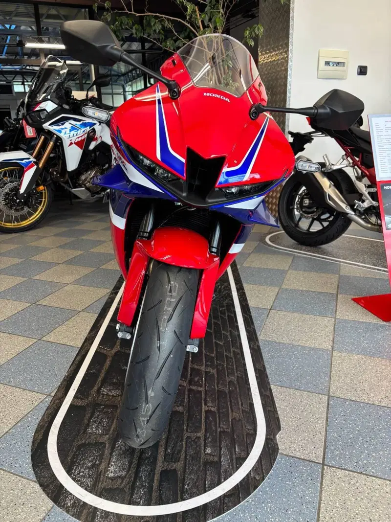 Honda CBR 600 RR (2024 - 26) (2)