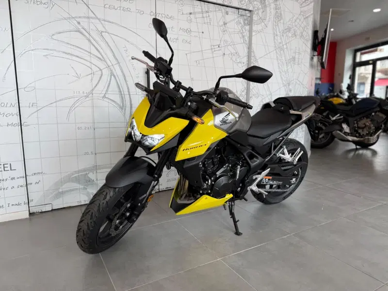 Honda CB 750 Hornet (2025) (5)