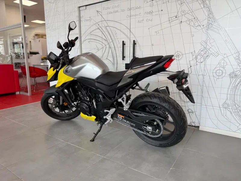 Honda CB 750 Hornet (2025) (6)