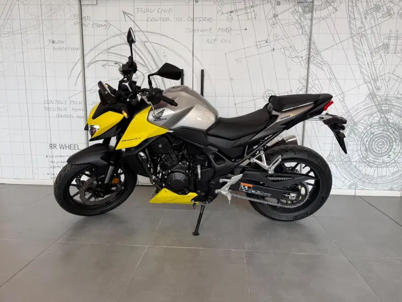 Honda CB 750 Hornet (2025) (4)