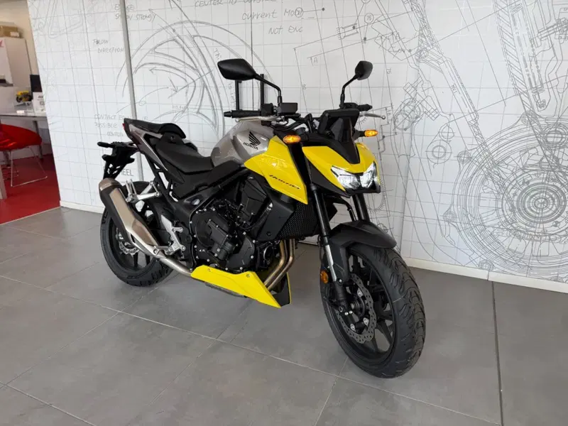 Honda CB 750 Hornet (2025) (2)