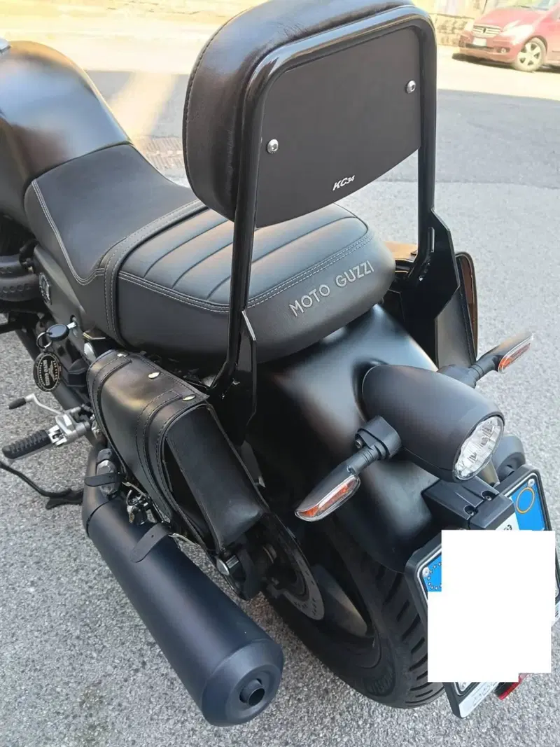 Moto Guzzi V7 Stone (2021 - 24) (7)