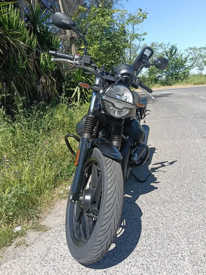 Moto Guzzi V7 Stone (2021 - 24) (3)