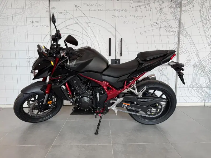 Honda CB 750 Hornet (2025) (4)