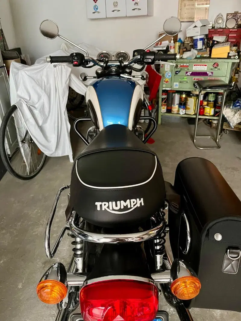 Triumph Bonneville T100 (2021 - 25) (3)