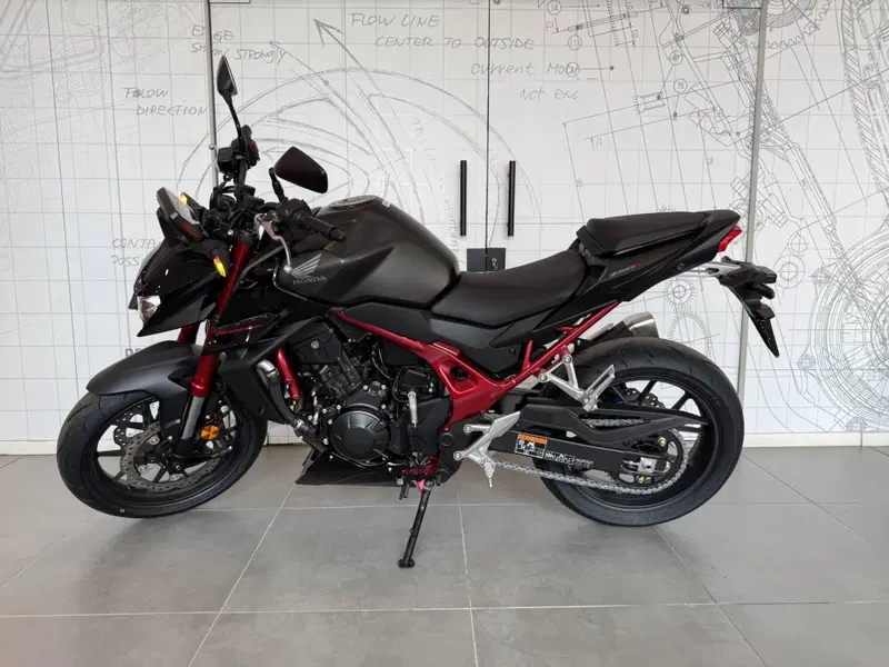 Honda CB 750 Hornet (2025) (4)