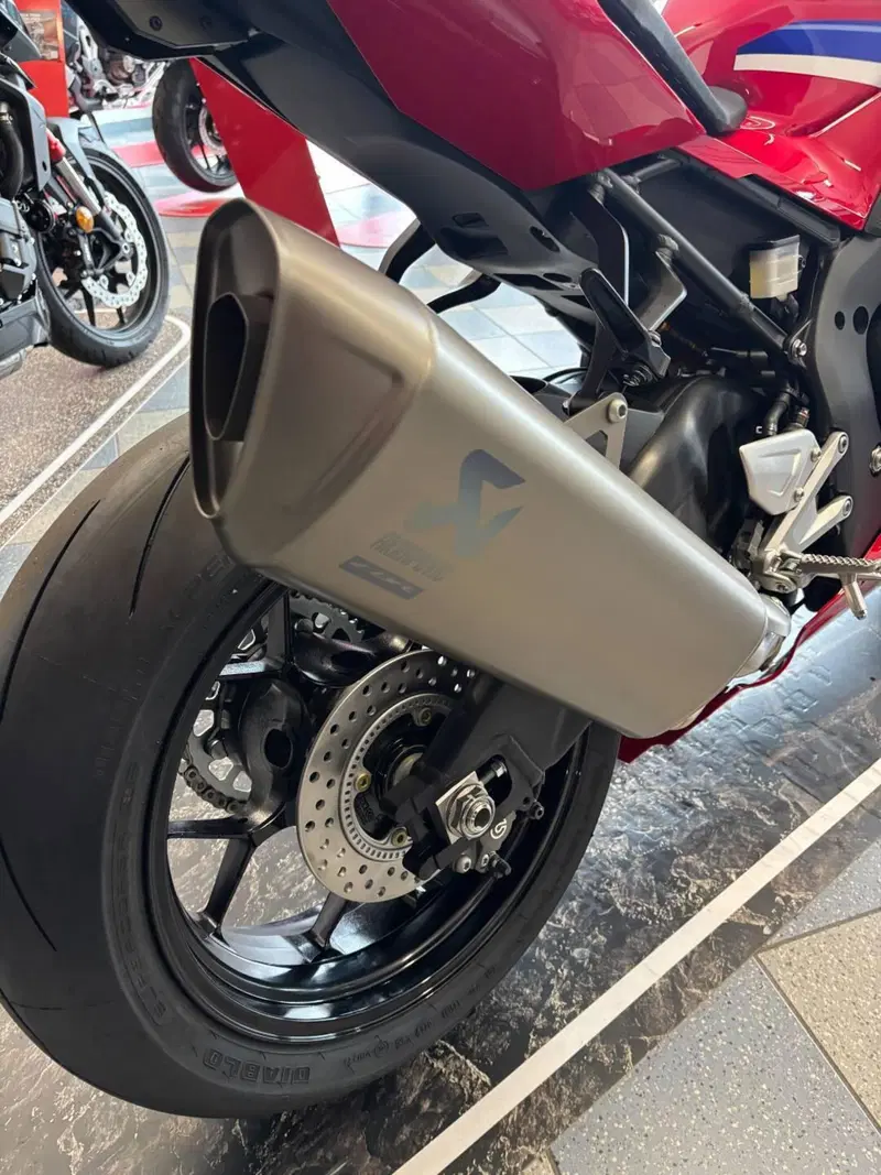 Honda CBR 1000 RR-R Fireblade SP (2024 - 26) (5)