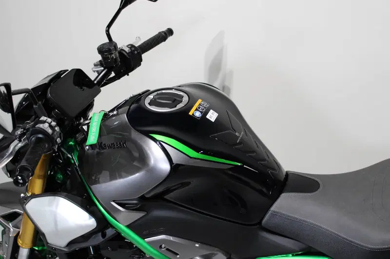 Kawasaki Z 900 SE (2025 - 26) (5)