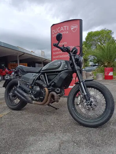 Ducati Scrambler 800 Night Shift (2021 - 22) usata