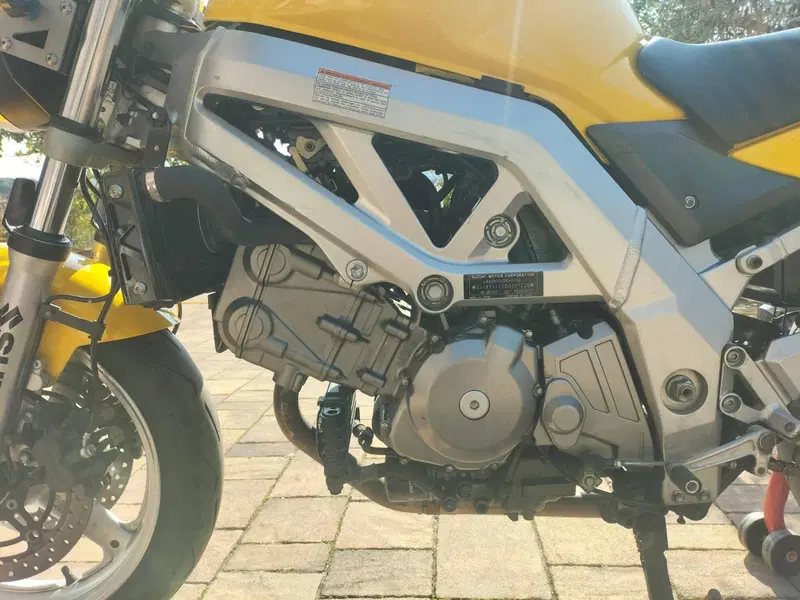 Suzuki SV 650 (2003 - 06) (4)