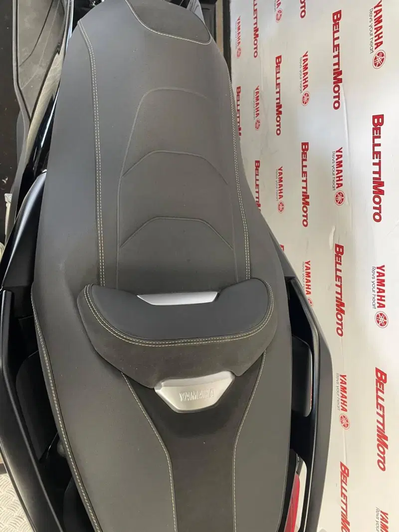 Yamaha X-Max 300 Tech Max (2021 - 24) (6)