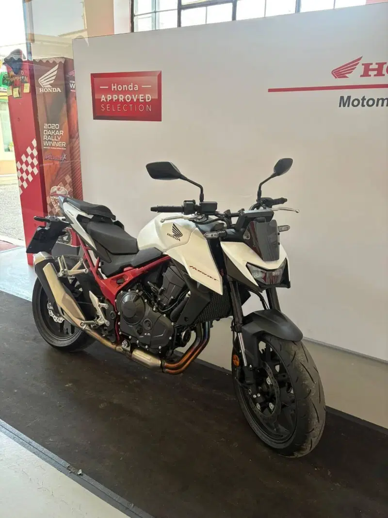 Honda CB 750 Hornet (2025) (2)