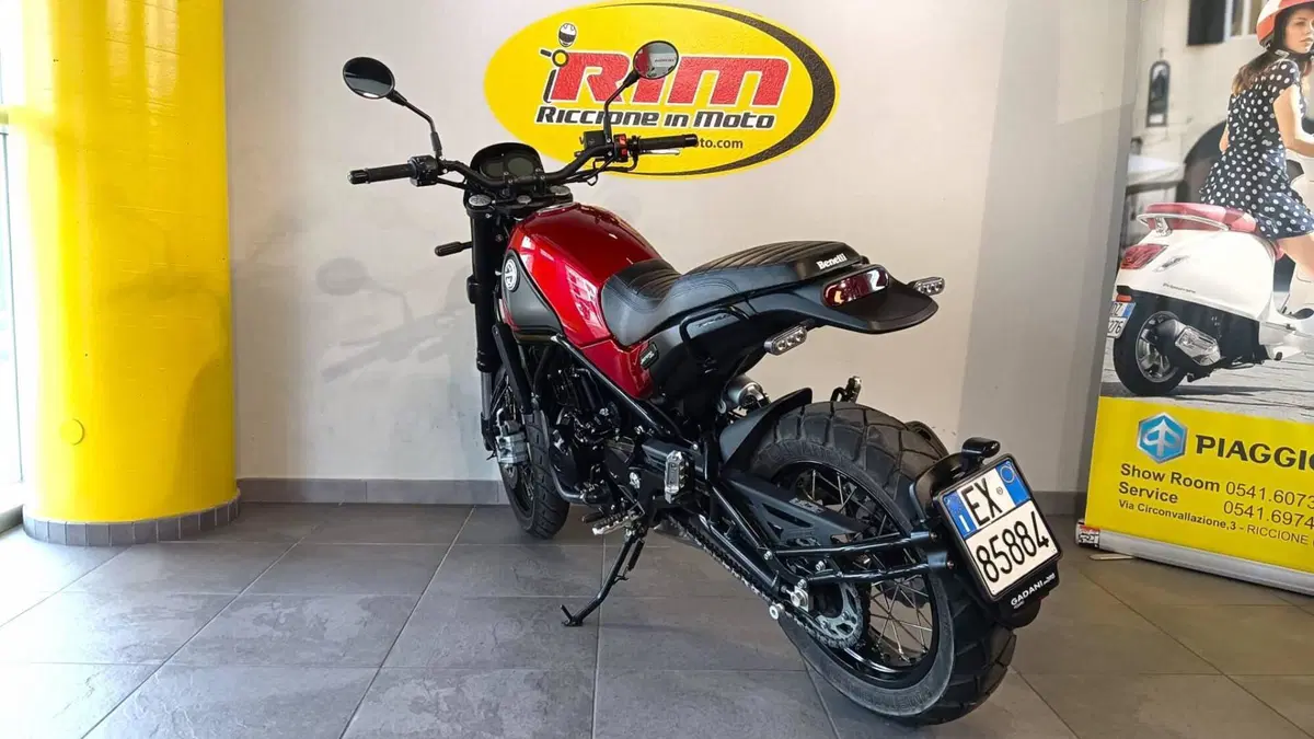 Benelli Leoncino 500 (2021 - 25) (5)