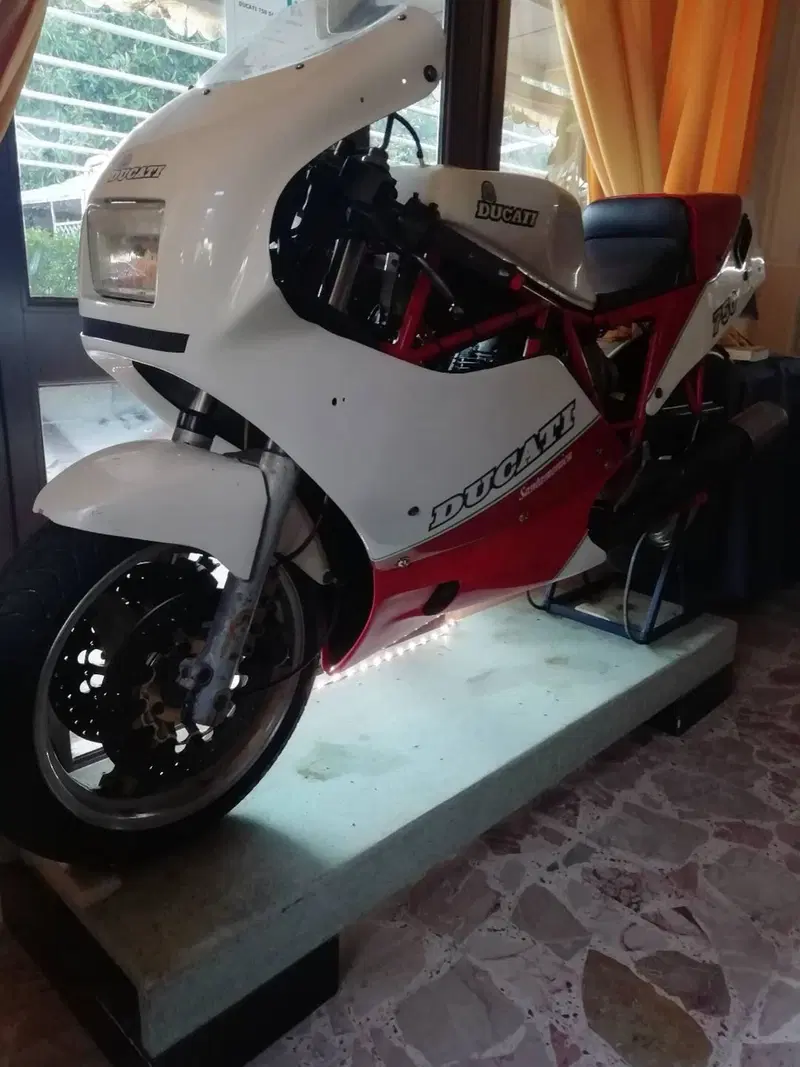 Ducati Santamonica 750 (2)