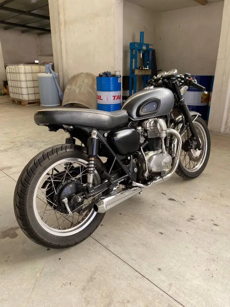Kawasaki W 650 (2001 - 06) (6)