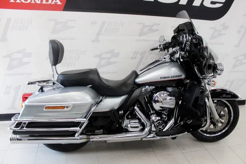 Harley-Davidson 1690 Electra Glide Ultra Limited (2014 - 15) - FLHTK (2)