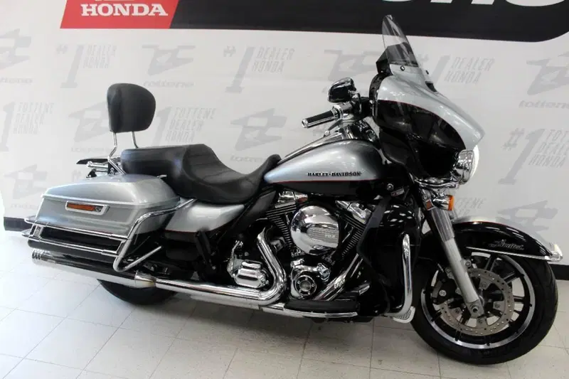Harley-Davidson 1690 Electra Glide Ultra Limited (2014 - 15) - FLHTK (3)