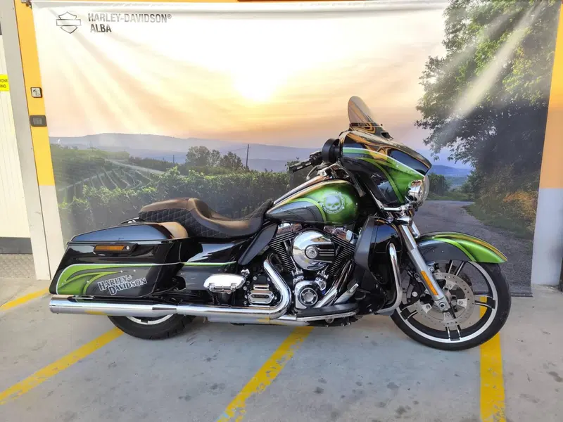 Harley-Davidson 1690 Street Glide Special (2014 - 16) - FLHX