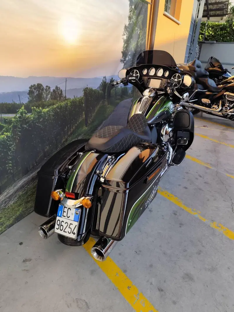 Harley-Davidson 1690 Street Glide Special (2014 - 16) - FLHX (5)