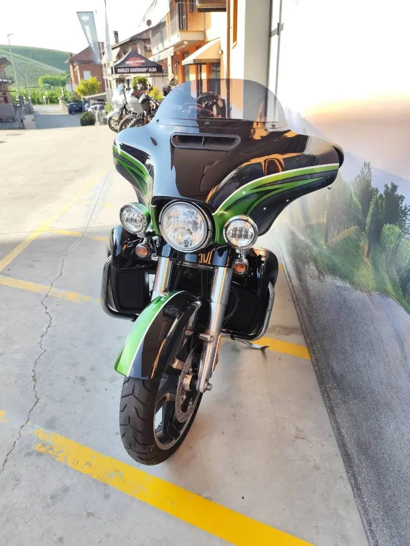 Harley-Davidson 1690 Street Glide Special (2014 - 16) - FLHX (7)