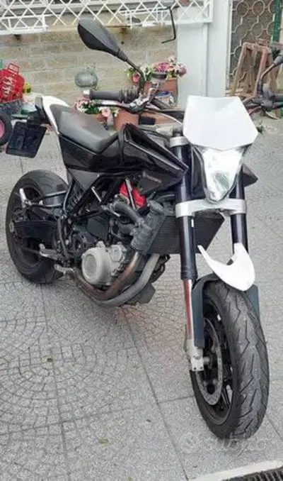 Husqvarna Nuda 900 R (2011 - 13) usata