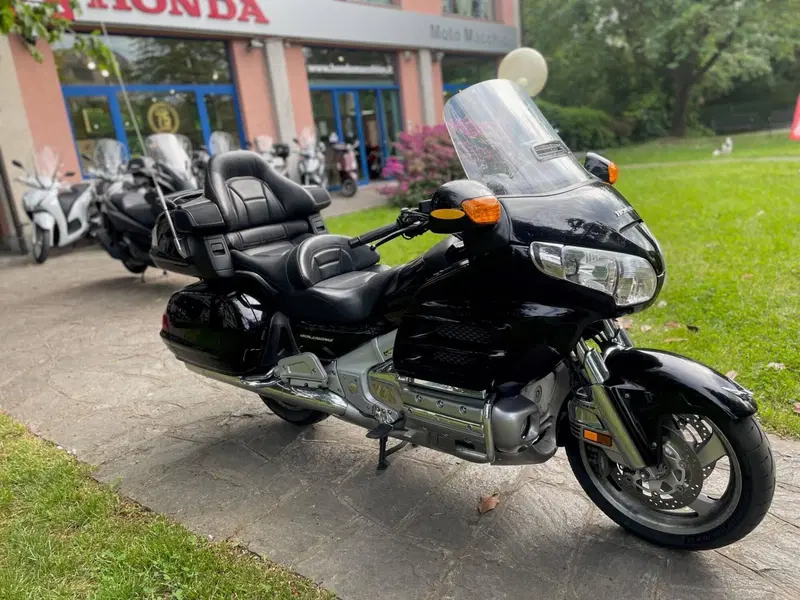 Honda GL 1800 Gold Wing (2007 - 11) (2)