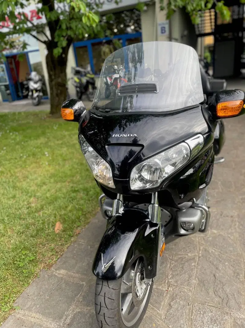 Honda GL 1800 Gold Wing (2007 - 11) (3)