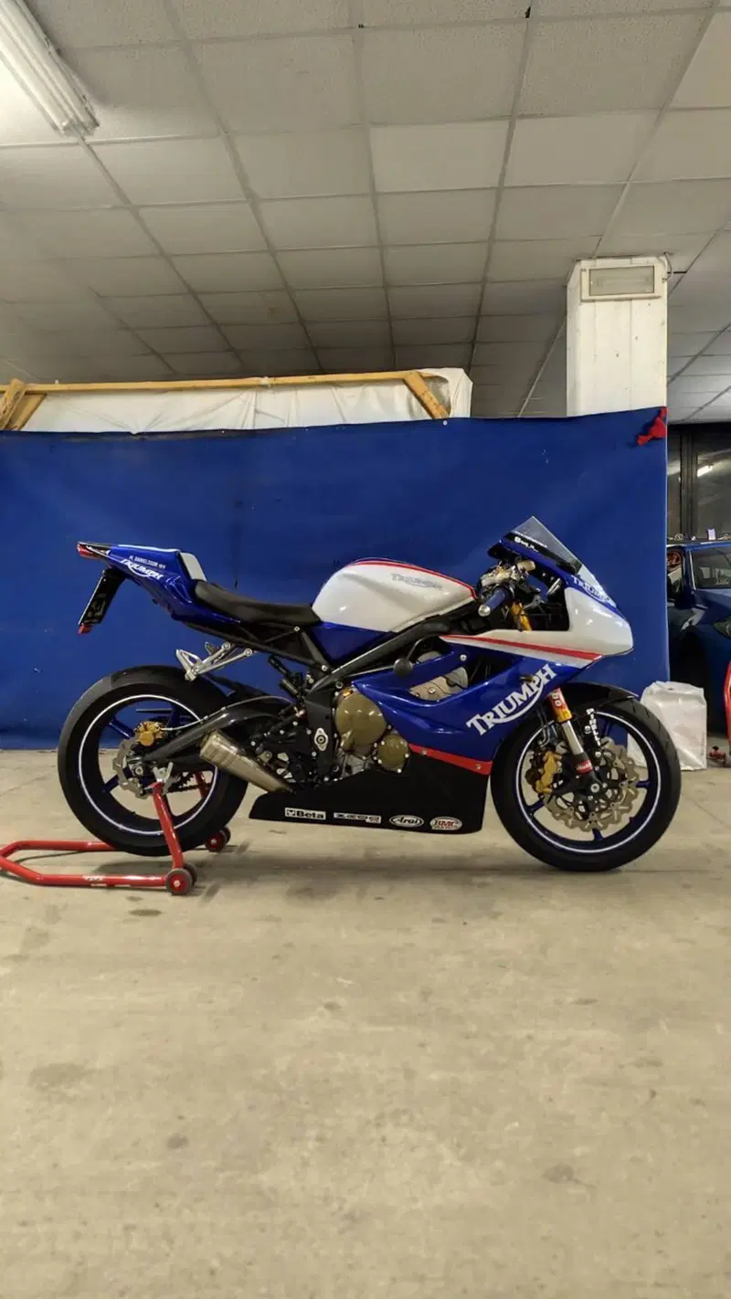 Triumph Daytona 675 (2006 - 08) (3)