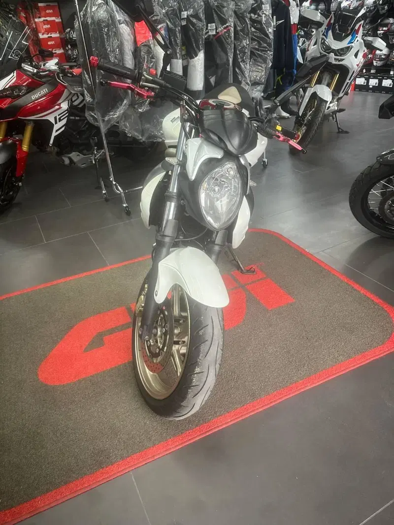 Suzuki SV 650 (2006 - 11) (2)